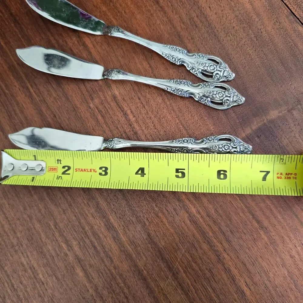 Oneida Renoir-Pembrooke Flat Handle Master Butter Knife Stainless Victoriana